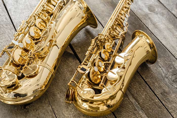Saxophone alto ou ténor : quel instrument choisir ?